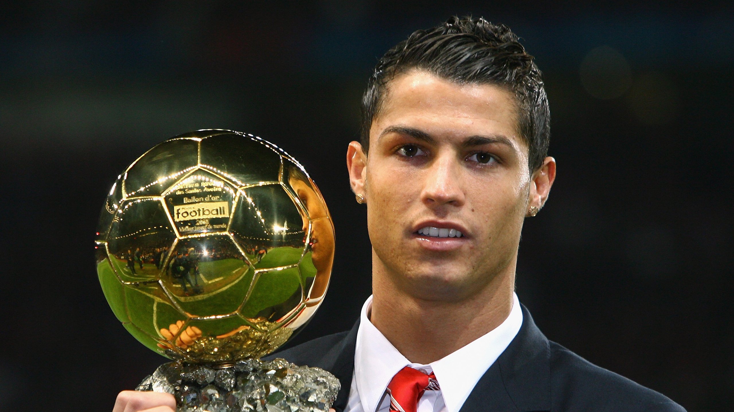 开云官方网站-未来绿色智能足球场馆成为城市新地标，科技与绿色融合，智能足球场设备采购